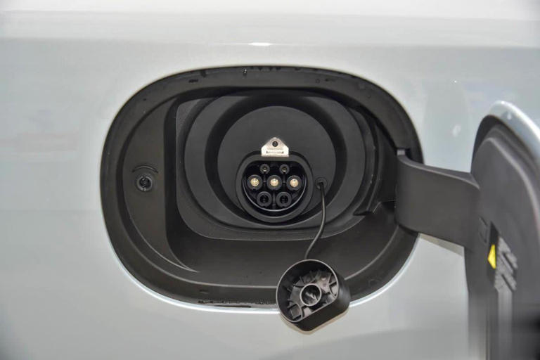 9.98万起，比亚迪秦LDM-i哪款最值？最低配能买吗？