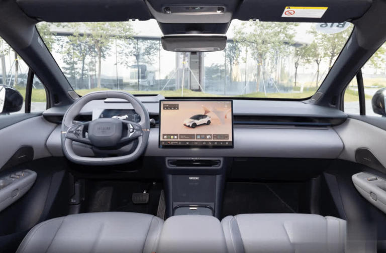 纯电续航530公里,配4.5C充电倍率,领克Z20实力几何 纯电续航530公里,配4.5C充电倍率,领克Z20实力几何