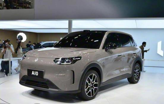 10万级纯电SUV有多卷?看完启源Q05和零跑A10你就懂了! 10万级纯电SUV有多卷?看完启源Q05和零跑A10你就懂了!