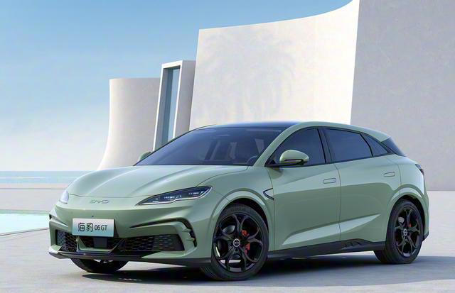 限时惊喜价比海豹06GT便宜了4万多元,零跑Lafa5更值得考虑吗? 限时惊喜价比海豹06GT便宜了4万多元,零跑Lafa5更值得考虑吗?