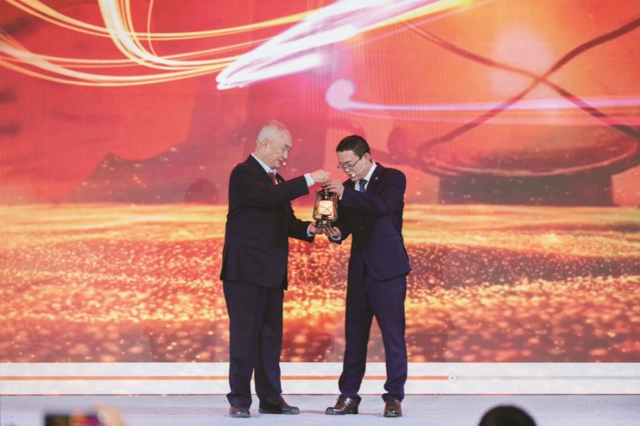 马灯精神厚植东风力量