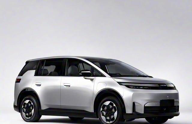 埃安全新纯电SUV要来了,纯电动力,尺寸比AION Y大 埃安全新纯电SUV要来了,纯电动力,尺寸比AIONY大