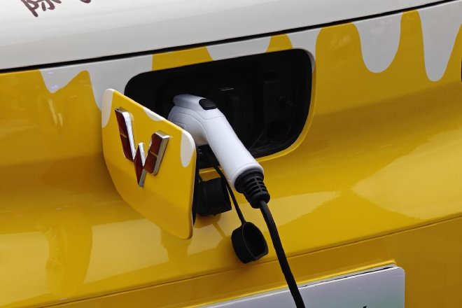 售4.78-5.08万五菱之光EV正式上市