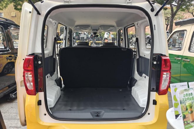 售4.78-5.08万五菱之光EV正式上市