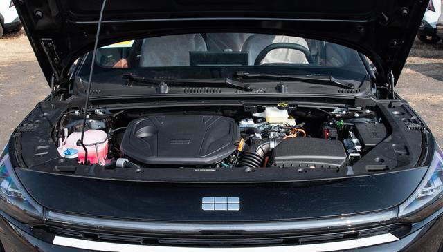 7.98万起，吉利新车来了！油耗不到3L，比秦PLUSDM-i香？