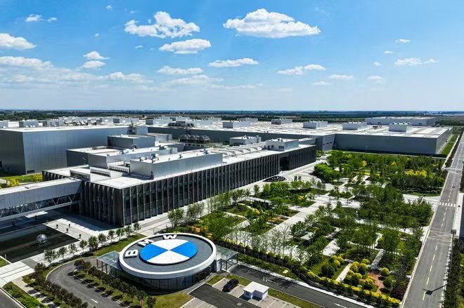 宝马新一代电驱全面亮相大圆柱电池即将上车