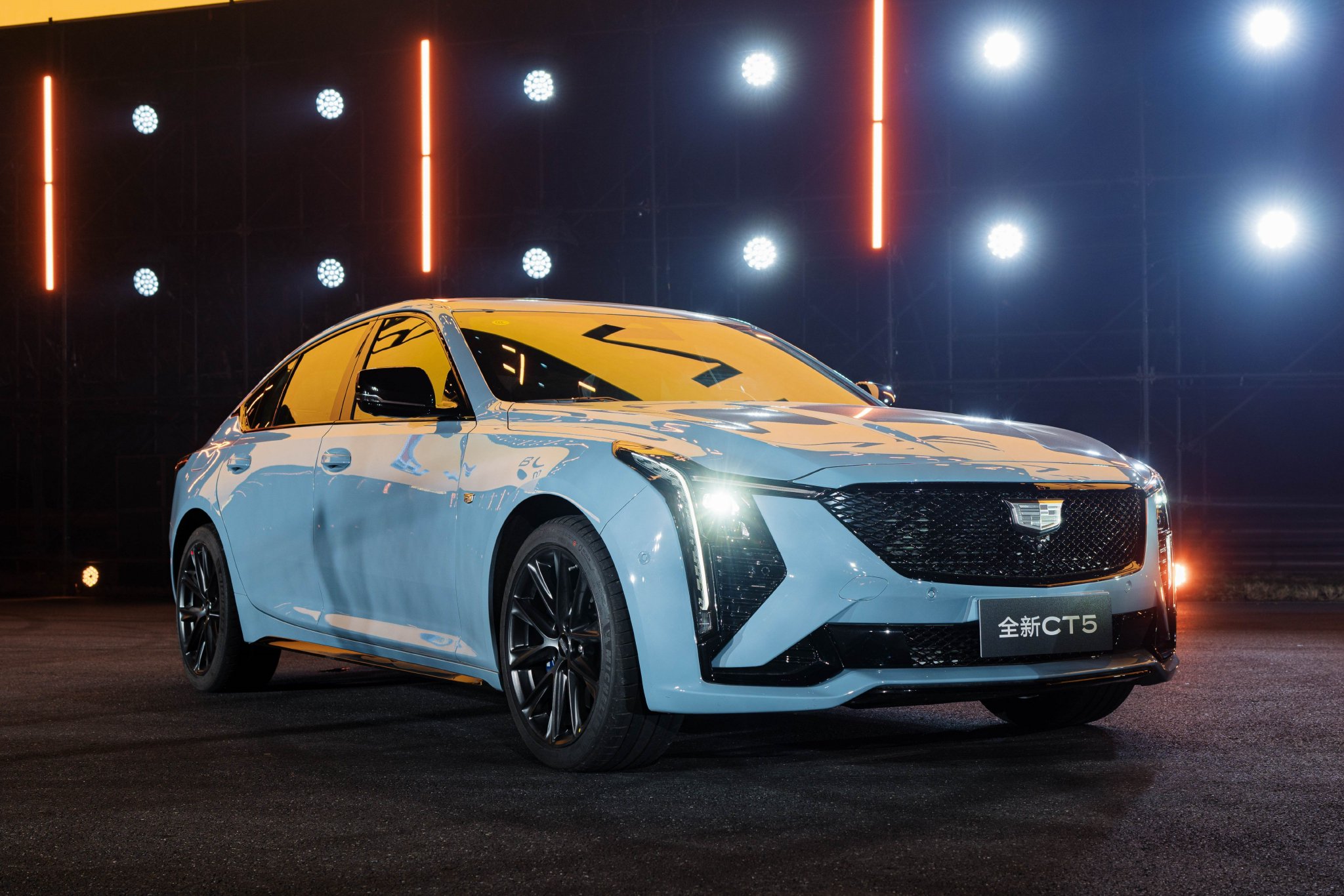 凯迪拉克全新CT5限时一口价21.59万起
