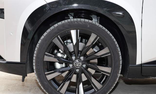 直接一步到位，纯电SUV起售价才10.98万，要跟国产车PK一波