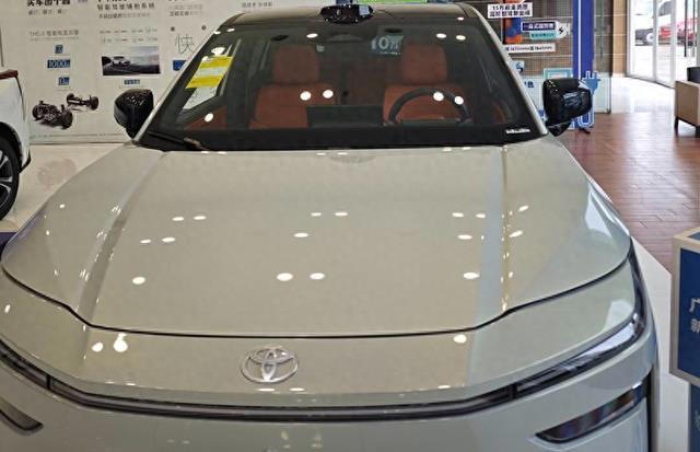 直接一步到位，纯电SUV起售价才10.98万，要跟国产车PK一波