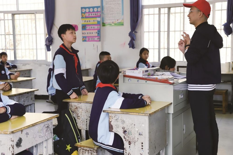 “向日葵课堂”走进东风鸿泰希望小学