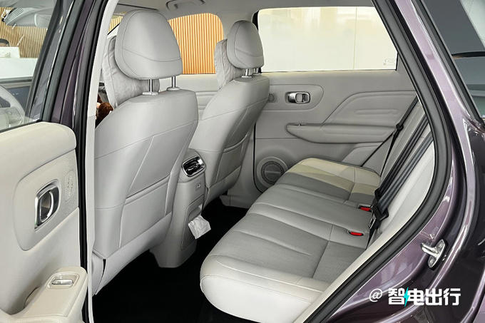 零跑B10定档4月10日上市！销售：内部价9.98万起