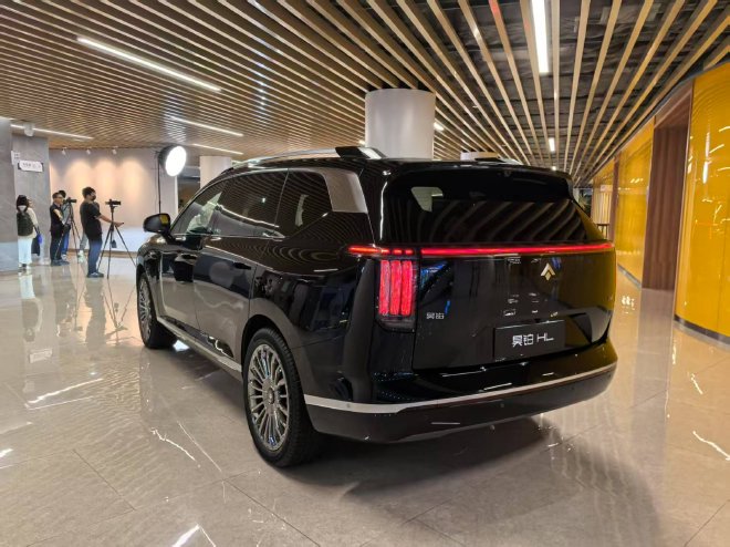 售价26.98-31.98万元广汽昊铂HL正式上市