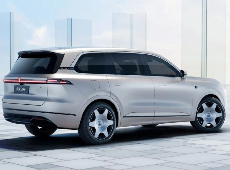 空间、智能与性能并存！上海车展高热度中大型SUV盘点