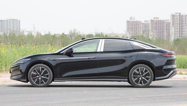 比亚迪汉L上市：标配激光雷达、纯电续航可达701公里