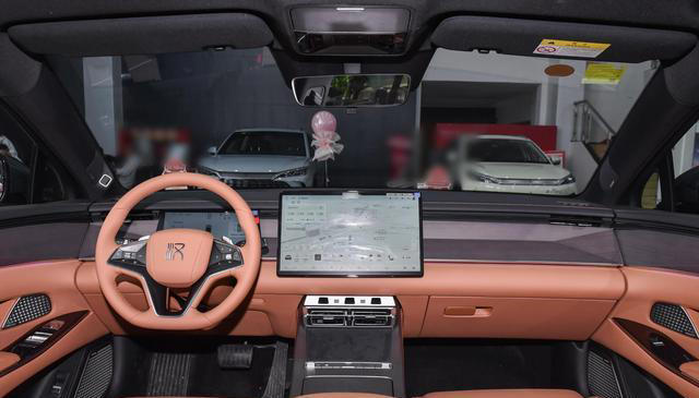 比亚迪汉L上市：标配激光雷达、纯电续航可达701公里