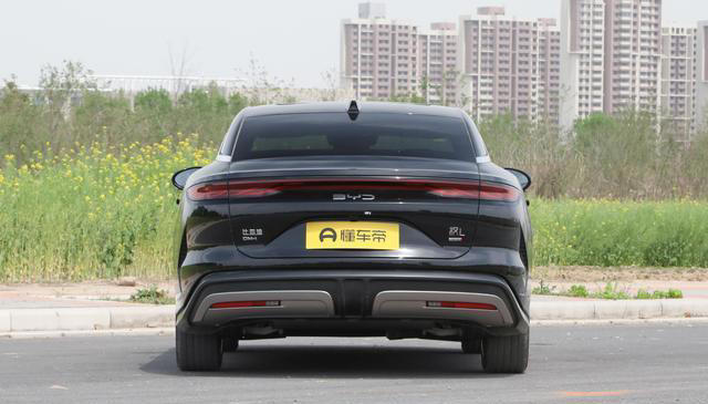 比亚迪汉L上市：标配激光雷达、纯电续航可达701公里