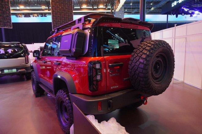 2025上海车展：北京越野BJ40增程改装版