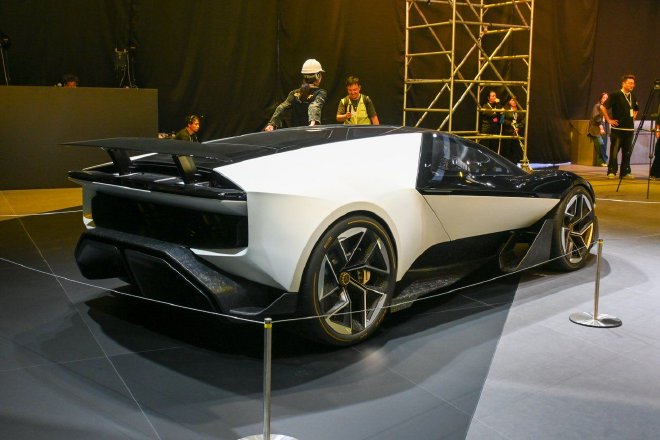 2025上海车展：莲花跑车Theory1概念车亮相