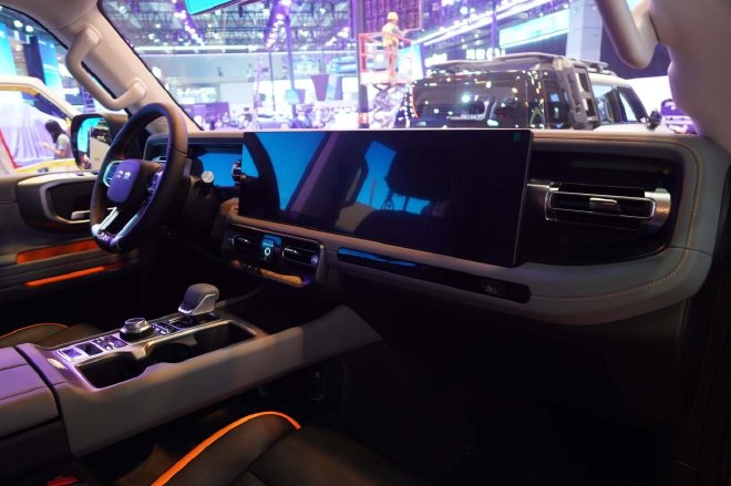 2025上海车展：北京越野BJ40增程改装版