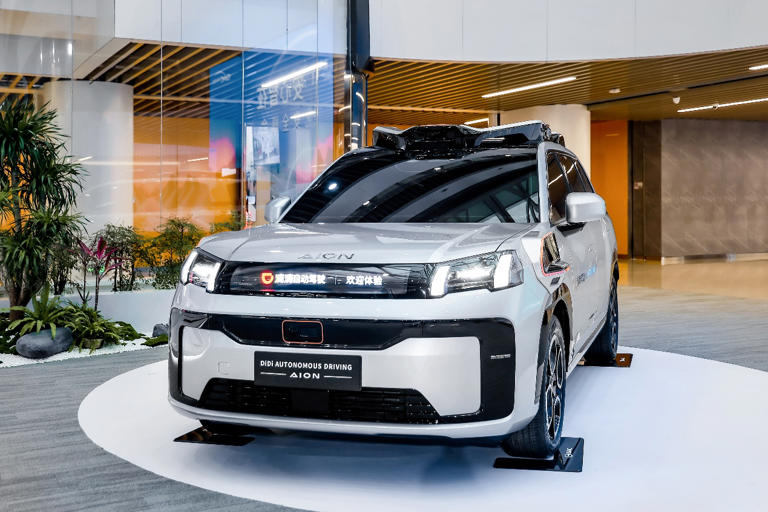 一台车10颗激光雷达！全球首款前装量产L4即将亮相