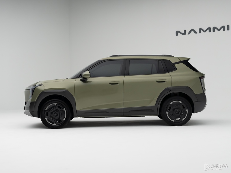 东风纳米06亮相上海车展搭载“天元智驾”