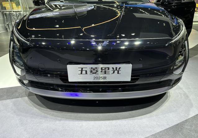 续航610公里仅9万起，五菱星光EV亮相车展，能否干翻比亚迪？