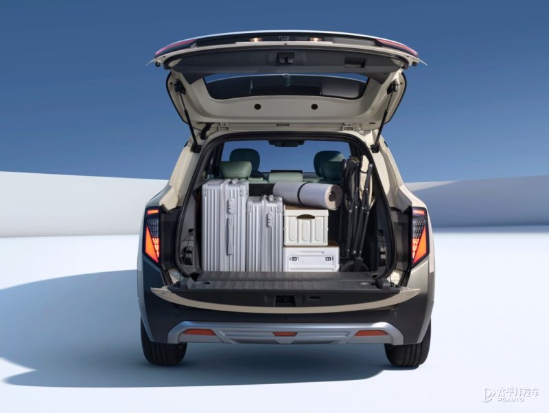 东风纳米06亮相上海车展搭载“天元智驾”