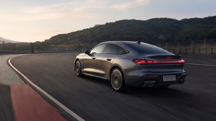 上汽奥迪A5LSportback亮相2025上海车展：以经典设计与空间革新重塑豪华轿跑新标杆