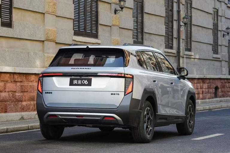 东风纳米06惊艳登场：激进设计加多功能内饰，续航表现如何？