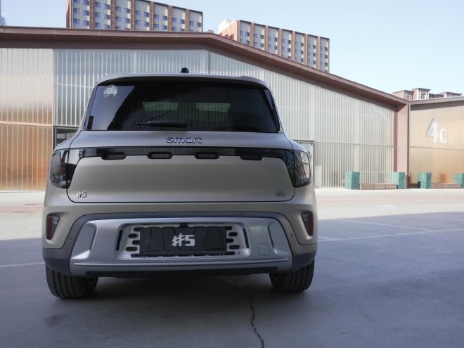 越野越开心：当纯电smart#5有了四驱