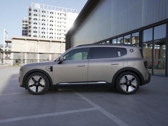 越野越开心：当纯电smart#5有了四驱