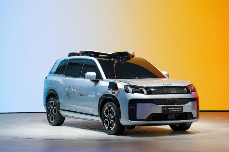 全球首辆前装量产L4，一台车10颗激光雷达