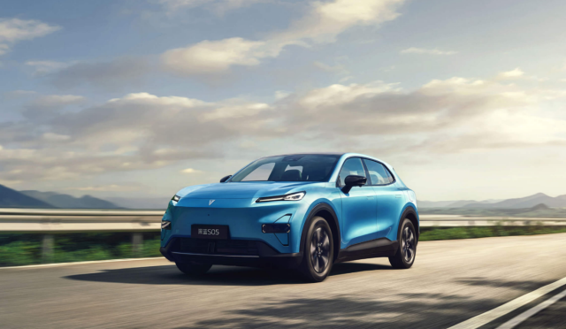 10万级选纯电SUV，深蓝S05、零跑B10谁更值得买？