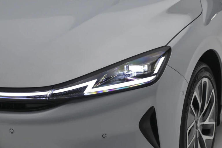 12万多能买，5米长，大溜背，插混/纯电可选，高阶智驾全国都能开