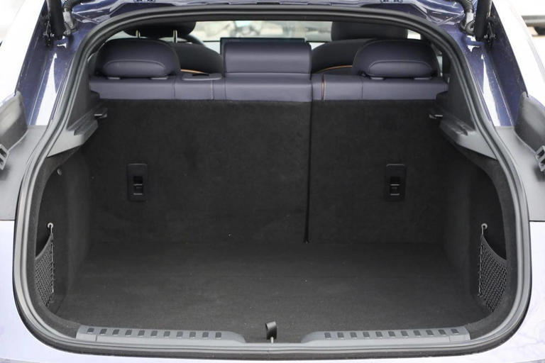 12万多能买，5米长，大溜背，插混/纯电可选，高阶智驾全国都能开