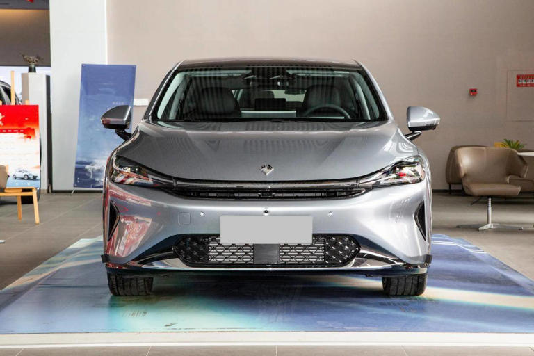 12万多能买，5米长，大溜背，插混/纯电可选，高阶智驾全国都能开