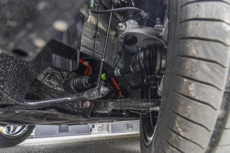 上市当晚订单10138台，11.99万起，轴距超2米9+“百万级大沙发”