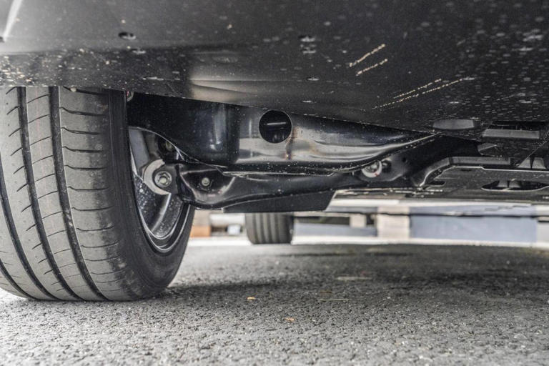 上市当晚订单10138台，11.99万起，轴距超2米9+“百万级大沙发”