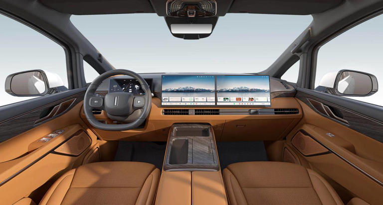 又一高端MPV预售，三种尺寸，标配四驱+智驾+冰箱彩电大沙发，纯电能跑201km