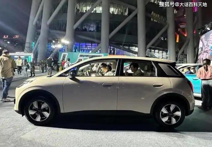 埃安UT：流线型设计搭配顶尖工艺，驾乘体验再升级！