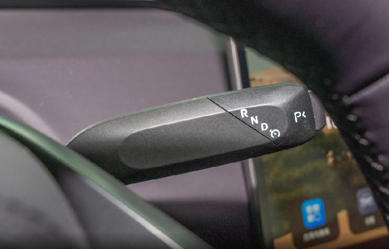 配置确实挺丰富，阿维塔06有备而来，品质再好买不起也白搭