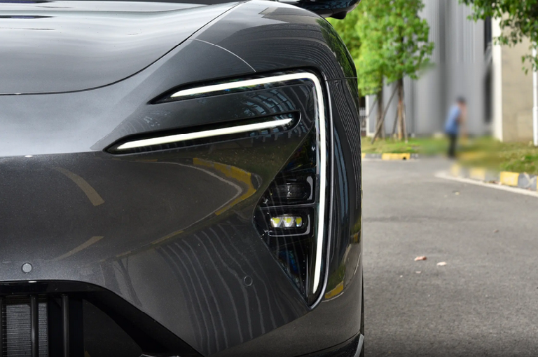 配置确实挺丰富，阿维塔06有备而来，品质再好买不起也白搭