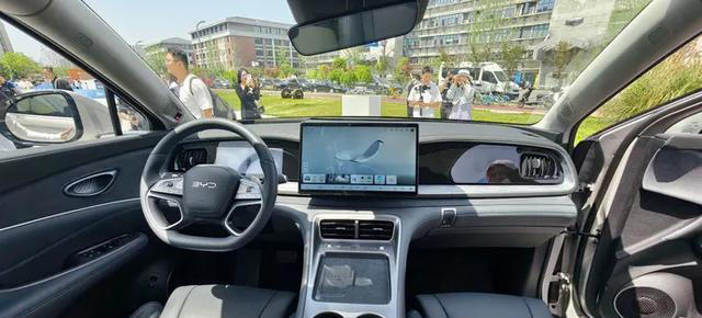 中大型插混SUV,谁还敢高过这个价? 中大型插混SUV,谁还敢高过这个价?