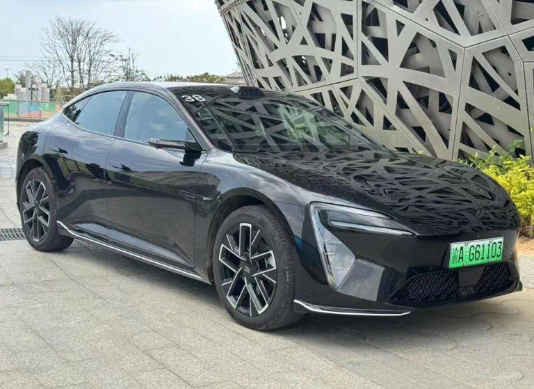 阿维塔06试驾体验：以“软件定义底盘”，重塑驾驶新境界？