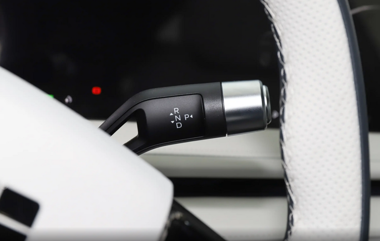 产品力大幅优化，2025款吉利银河E8有备而来，指导价14.98万起