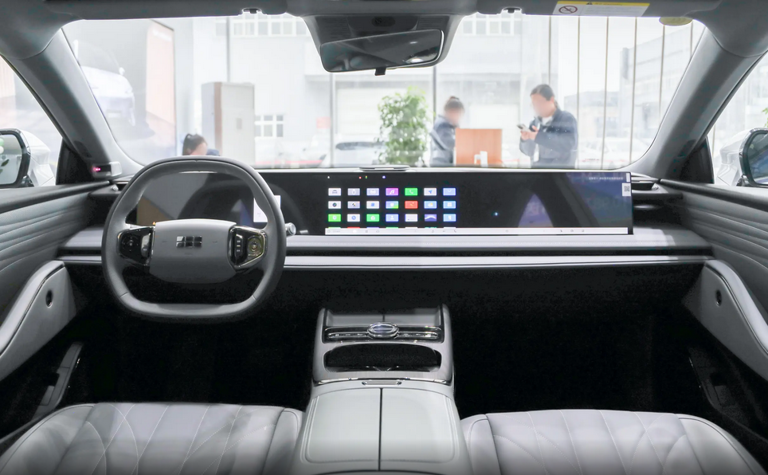 产品力大幅优化，2025款吉利银河E8有备而来，指导价14.98万起