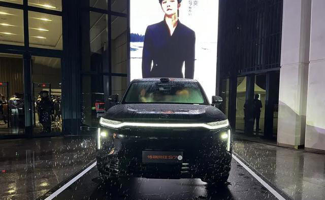 中大型插混SUV,谁还敢高过这个价? 中大型插混SUV,谁还敢高过这个价?