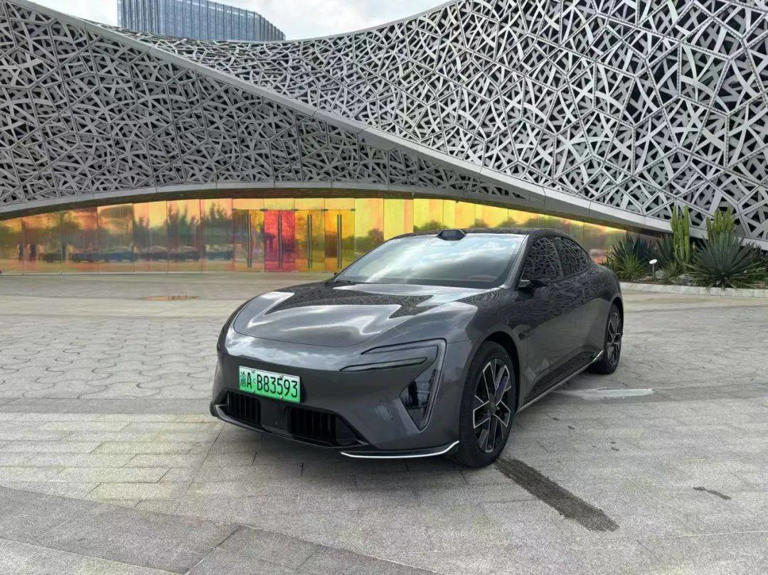 阿维塔06试驾体验：以“软件定义底盘”，重塑驾驶新境界？