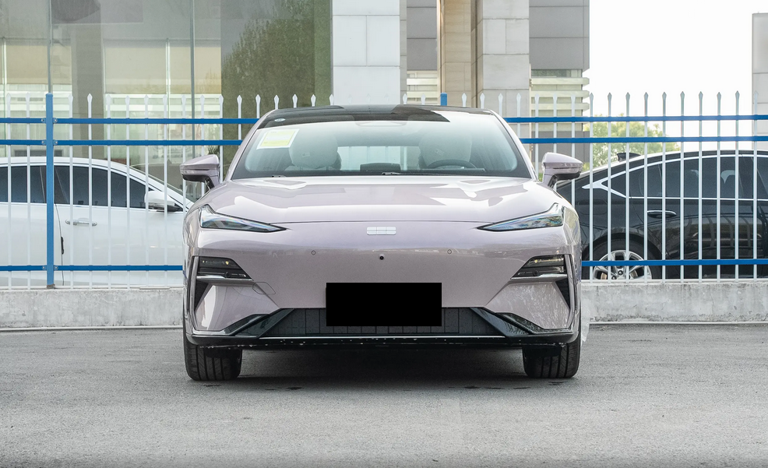 产品力大幅优化，2025款吉利银河E8有备而来，指导价14.98万起