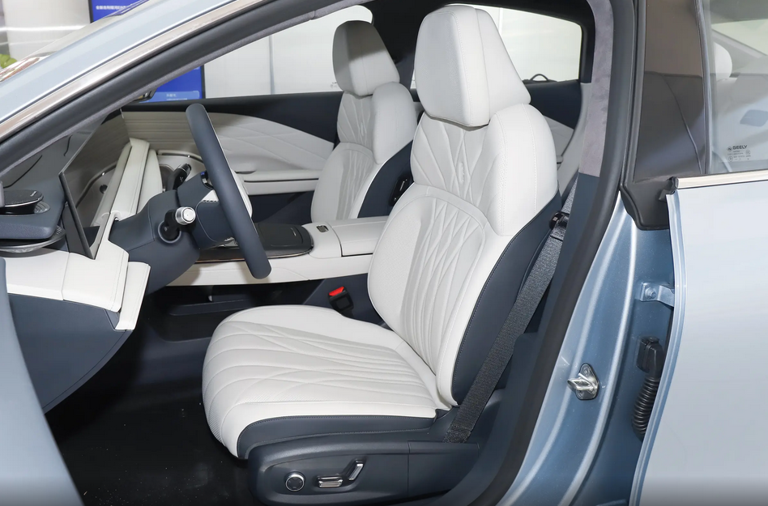 产品力大幅优化，2025款吉利银河E8有备而来，指导价14.98万起